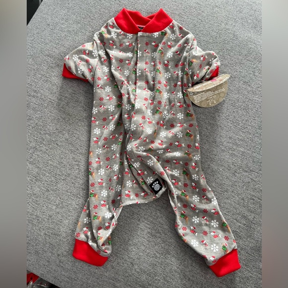 Size‎ medium dog pajamas with dachshund print. - Picture 1 of 4